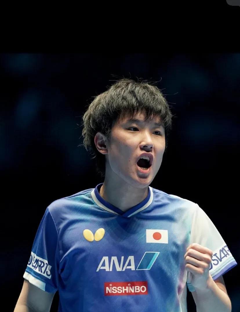 法国乒乓球队鏖战德国乒乓球队，张本智和送出助攻