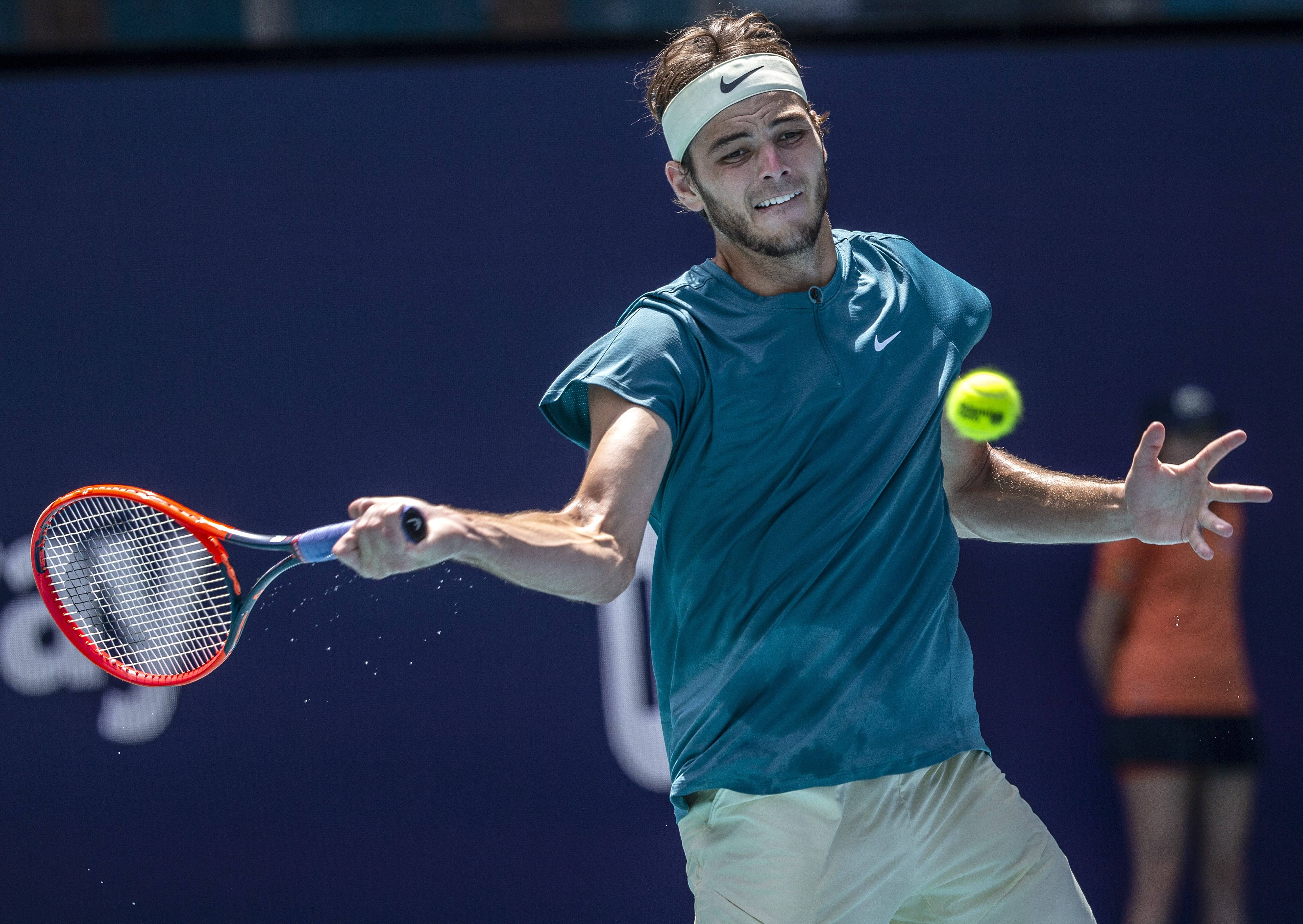 世界网球队爆冷英国网球队，德约科维奇绝境逆转的简单介绍