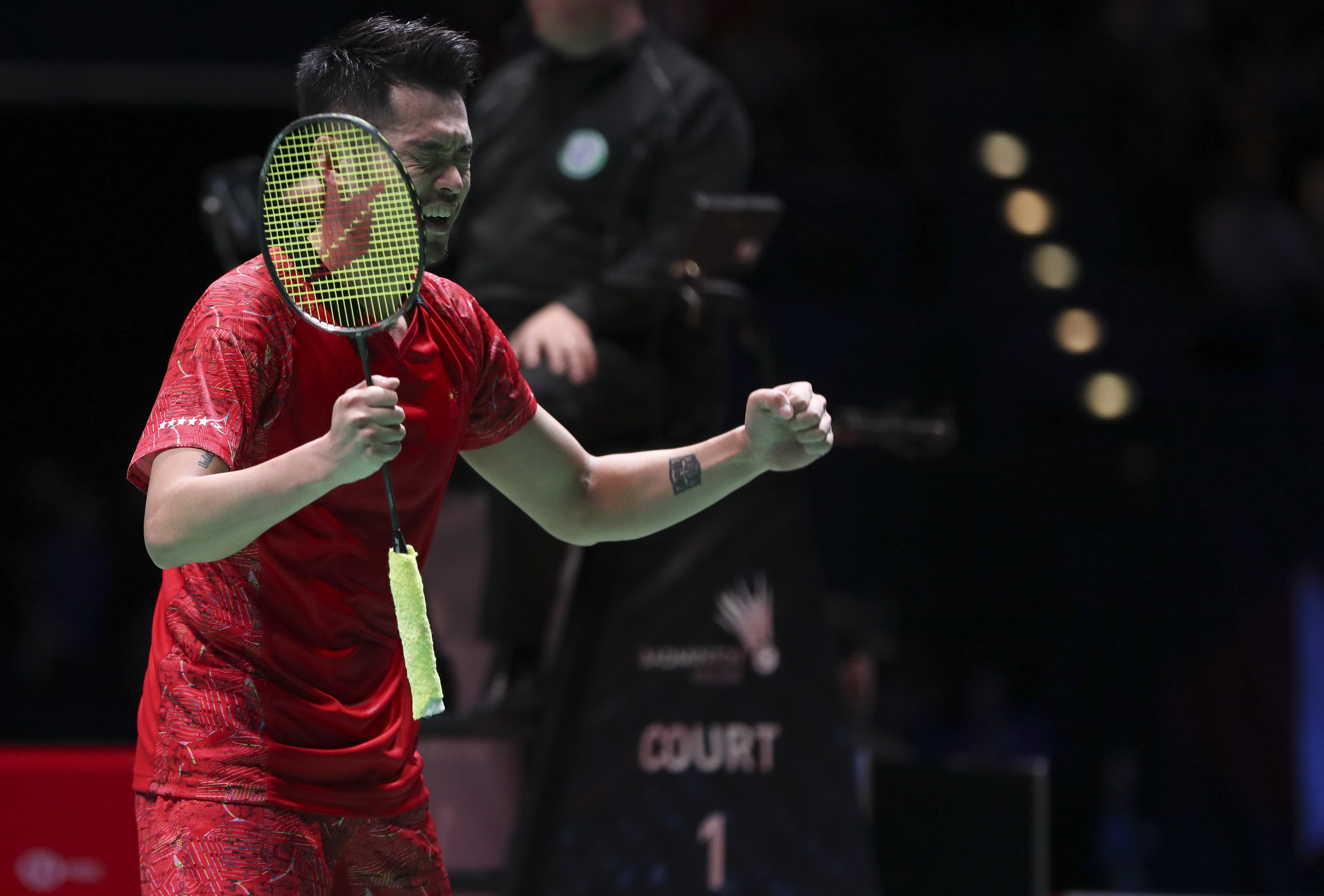 中国羽毛球队翻盘印度羽毛球队，林丹高光表现