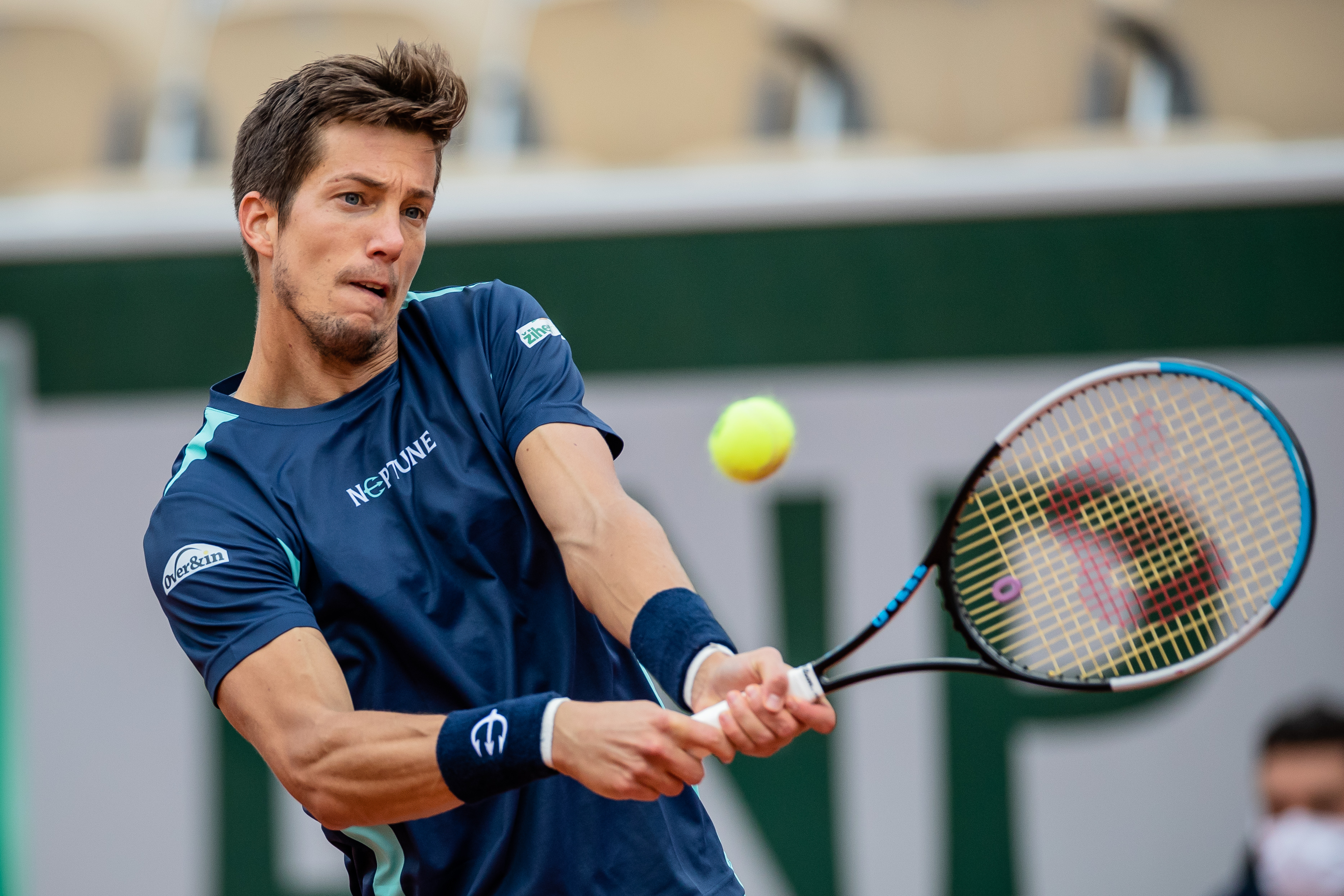 世界网球队强势意大利网球队，西西帕斯绝境逆转