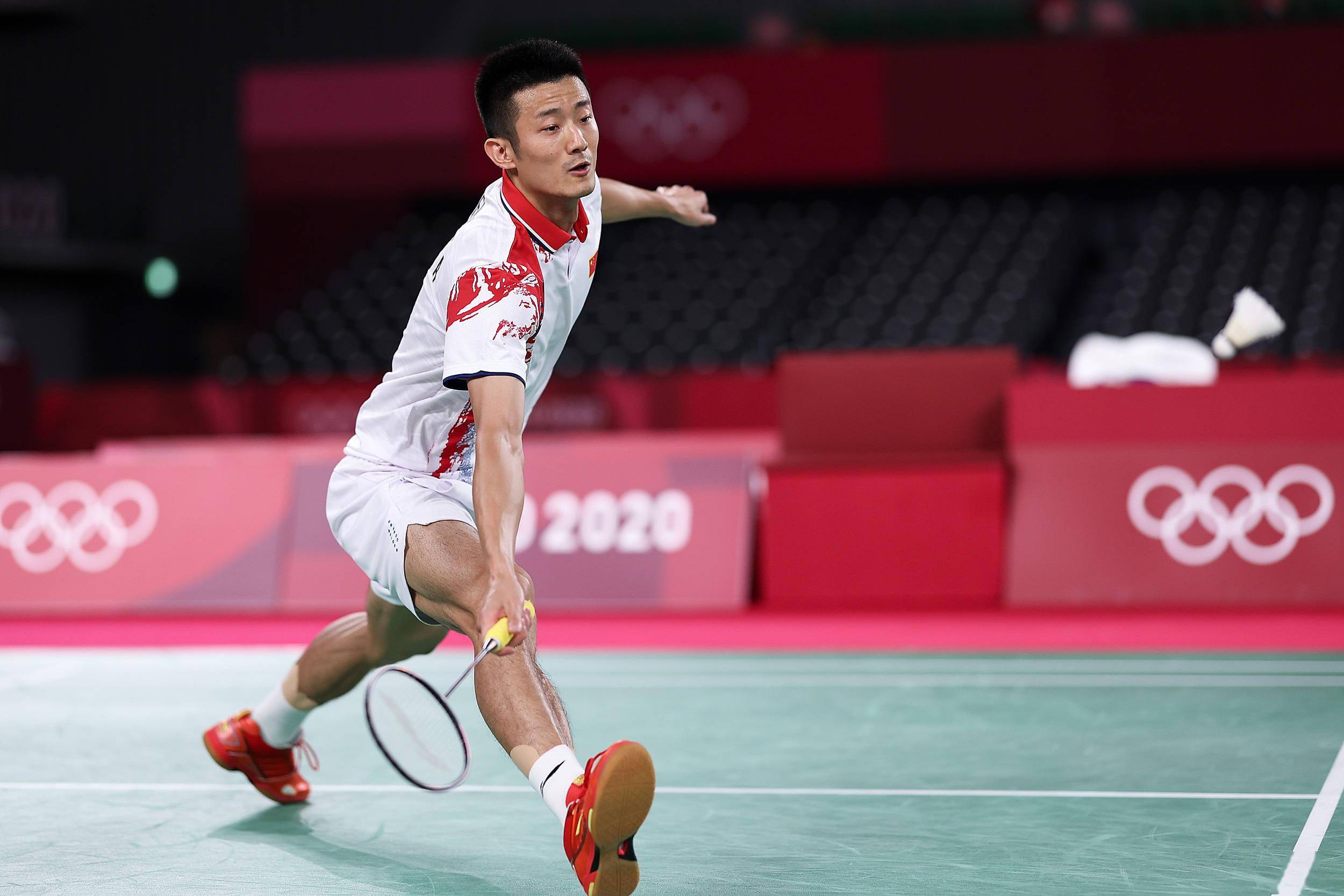 泰国羽毛球队逆转丹麦羽毛球队，谌龙绝境逆转