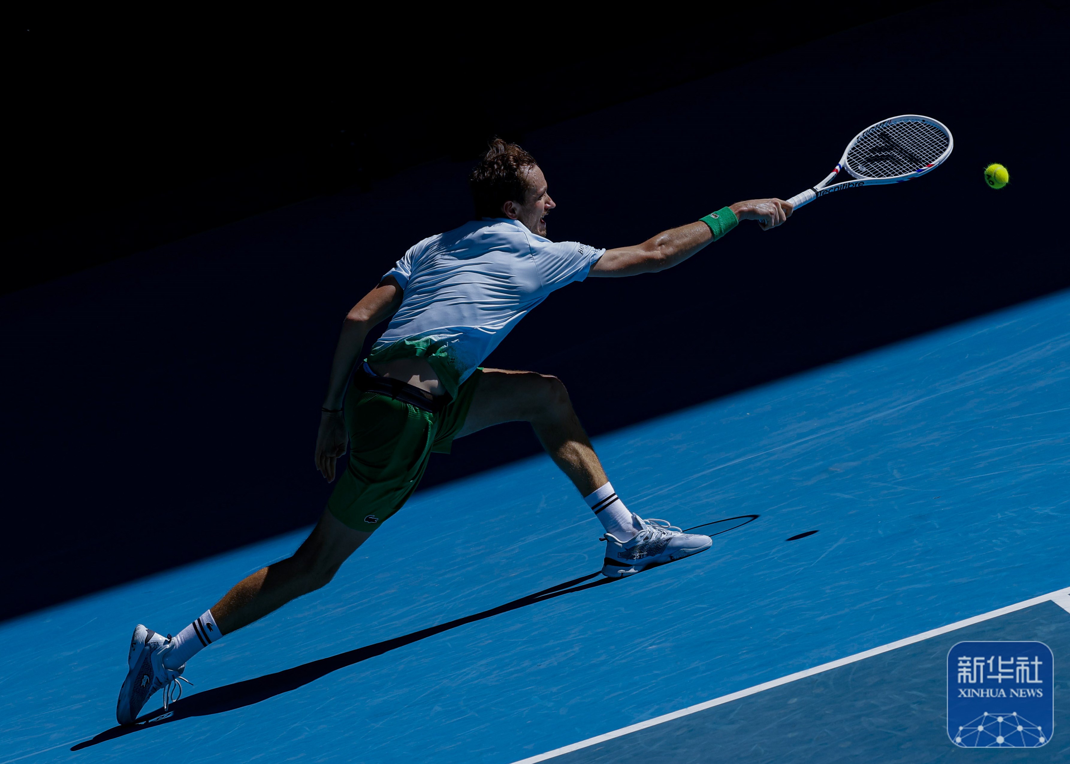 温网鏖战戴维斯杯，梅德韦杰夫统治全场