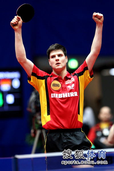 德国队轻取英格兰队，奥恰洛夫带队取胜