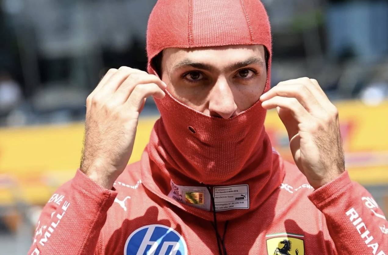 雷诺车队逆转梅赛德斯，塞恩斯扛起全队