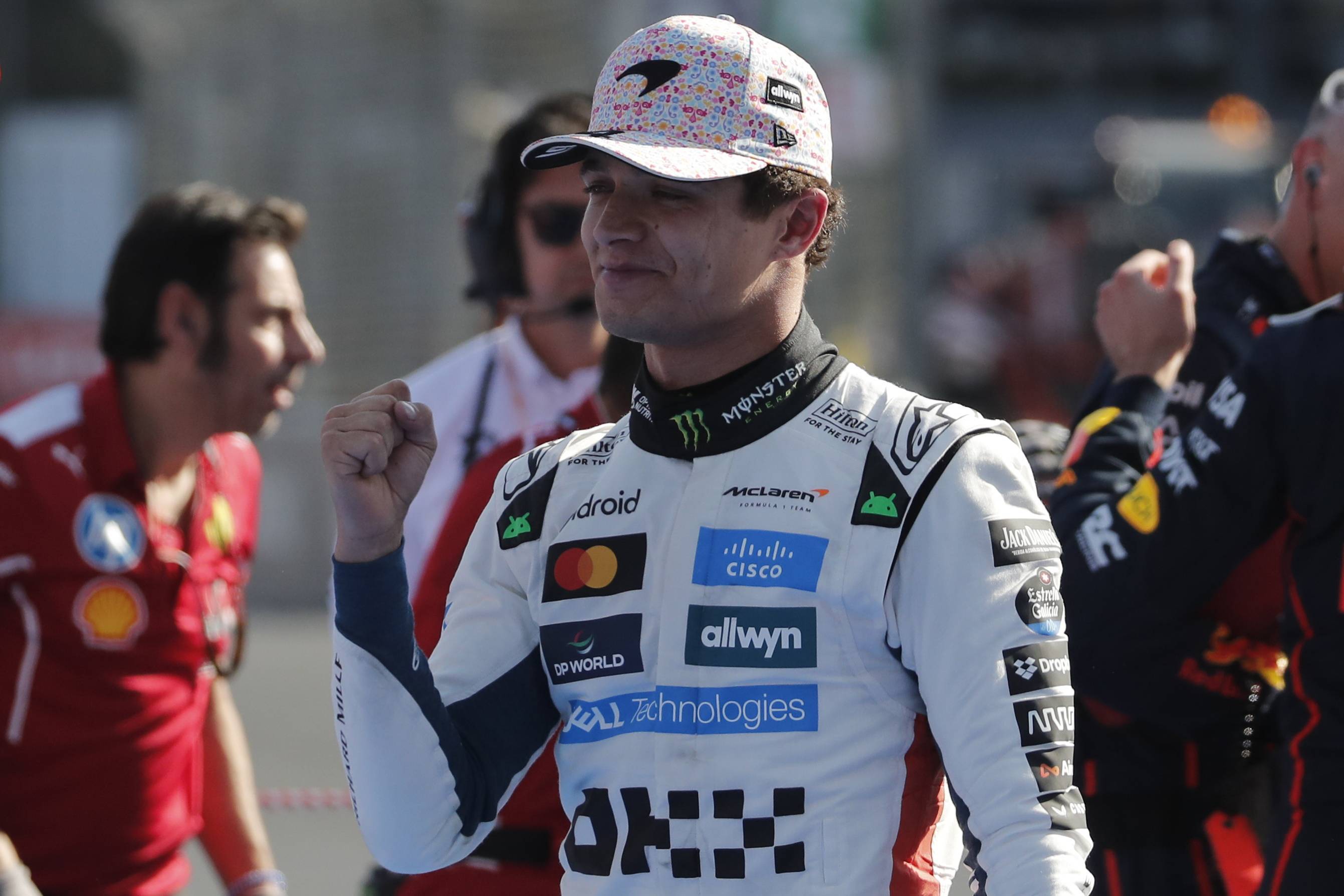 法拉利鏖战阿斯顿马丁，诺里斯扛起全队